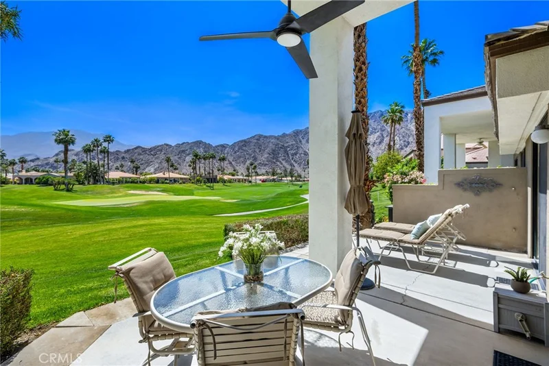 54137 Oak Hill photo 2