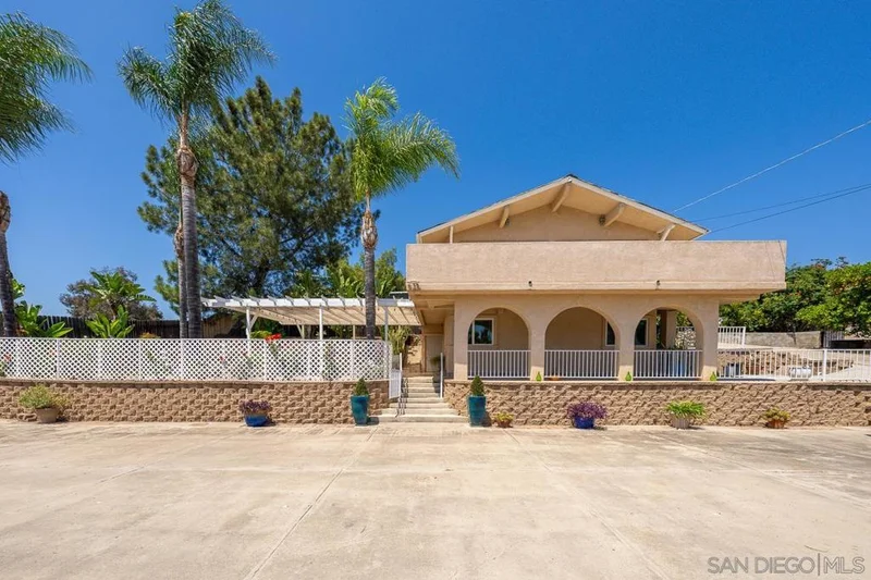 10042 Casa De Oro Blvd, Spring Valley, CA 91977