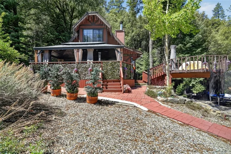Photo 2 of 1405 Zion Way