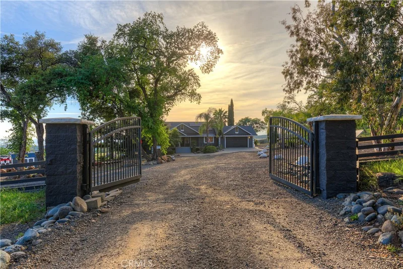Photo 2 of 3929 Pardes Way