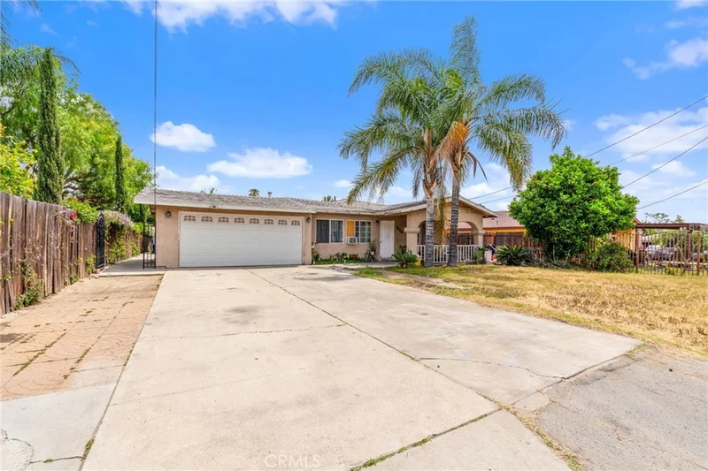 9085 Poplar, Fontana, CA 92335