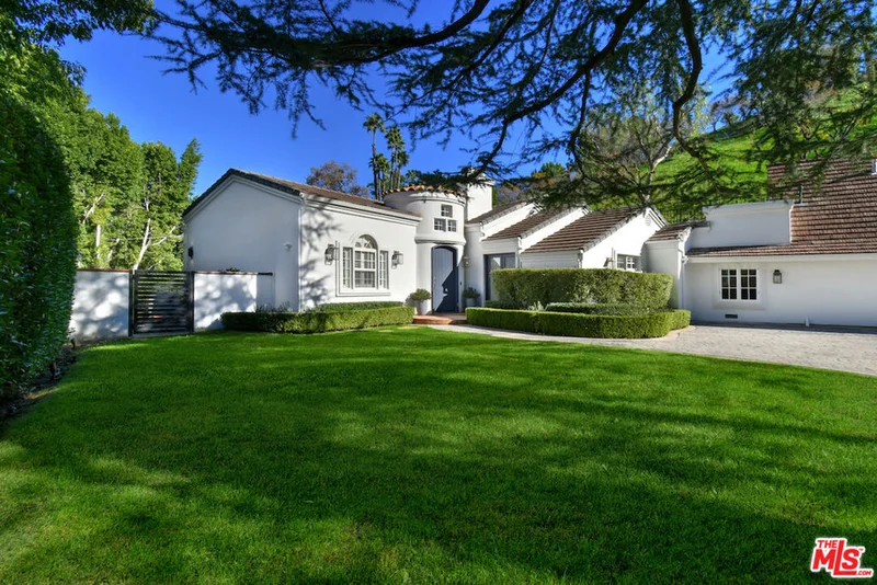 Photo 2 of 4524 Balboa Avenue