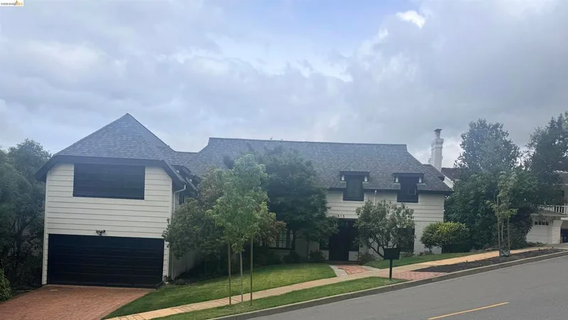 515 Hampton Rd, Piedmont, CA 94611-3318