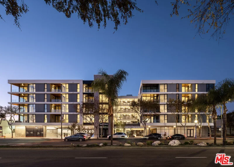 9001 Santa Monica Boulevard 307 photo 2