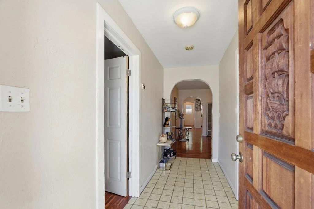 Interior 3