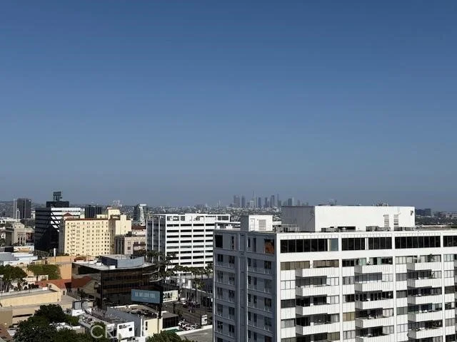 7250 Franklin 1111 photo 2