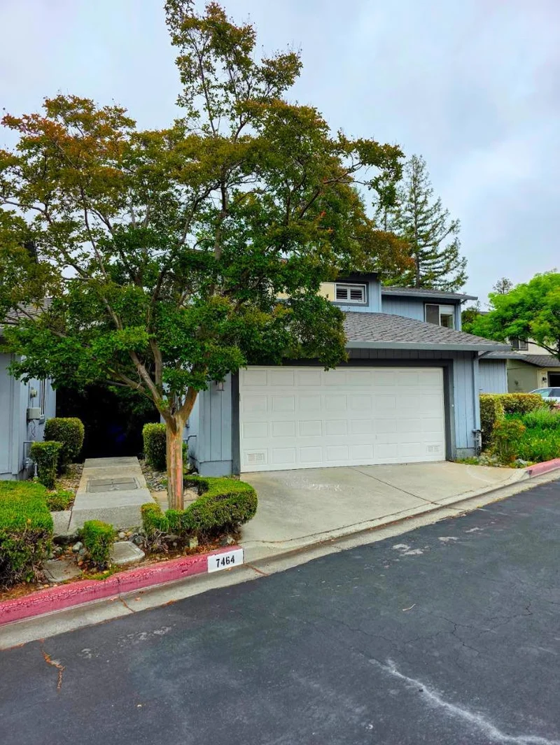 7464 Tulare Hill Lane photo 2