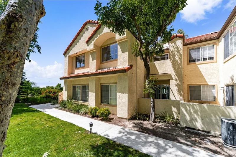 21256 Camelia photo 2