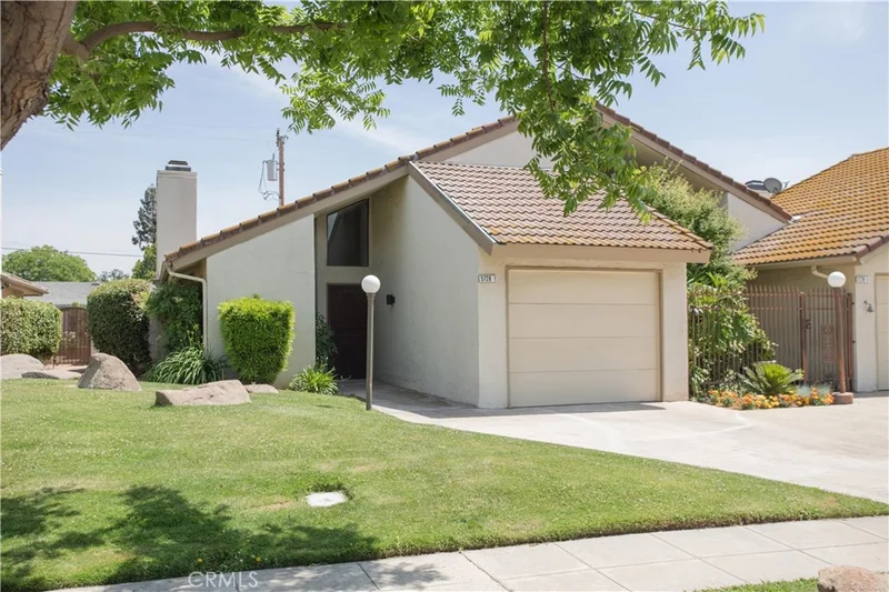 5728 N Monte Avenue 1, Fresno, CA 93711