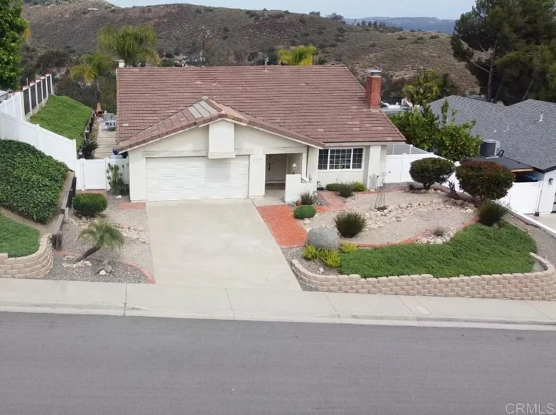 12532 Ridgeton Dr, Lakeside, CA 92040
