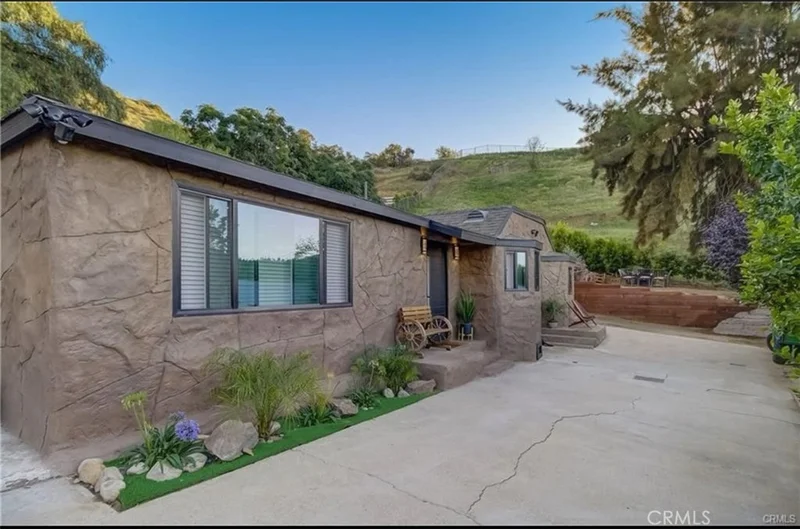 Photo 2 of 9578 Sunland