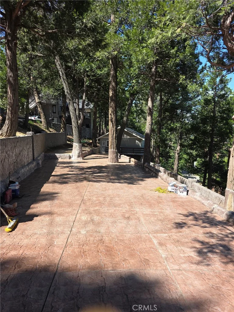 979 Venus Way photo 2