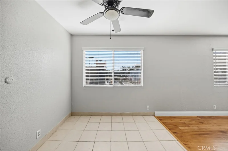 1308 E Oaks Street D photo 2