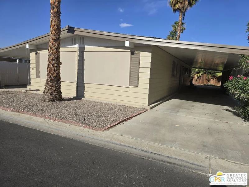 38 Paseo Laredo N photo 2