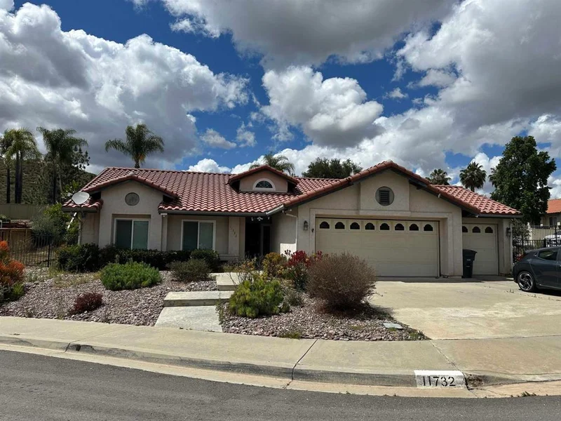 11732 Calle Trucksess, El Cajon, CA 92019