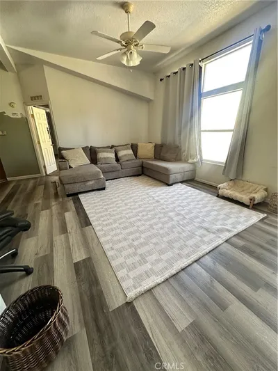 8753 Rose Ave. photo 2