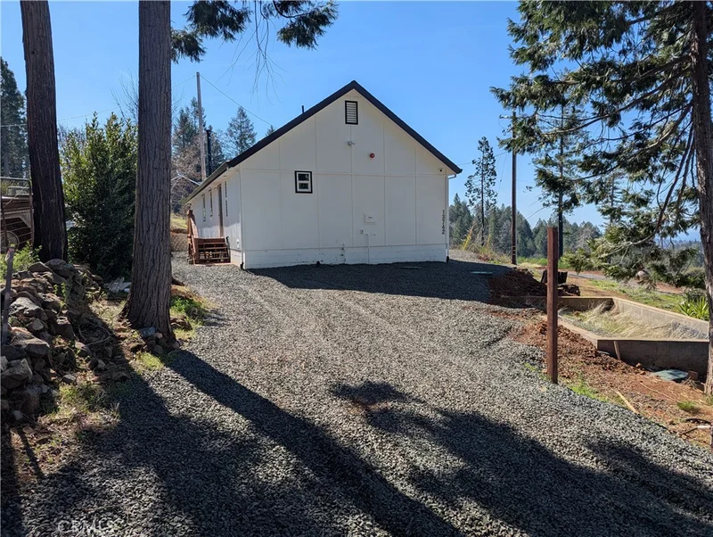 13742 Blair Lane photo 2