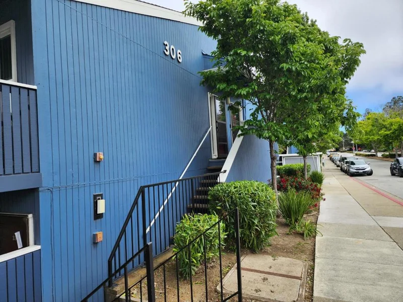Photo 2 of 1126 Cherry ave. Avenue 136