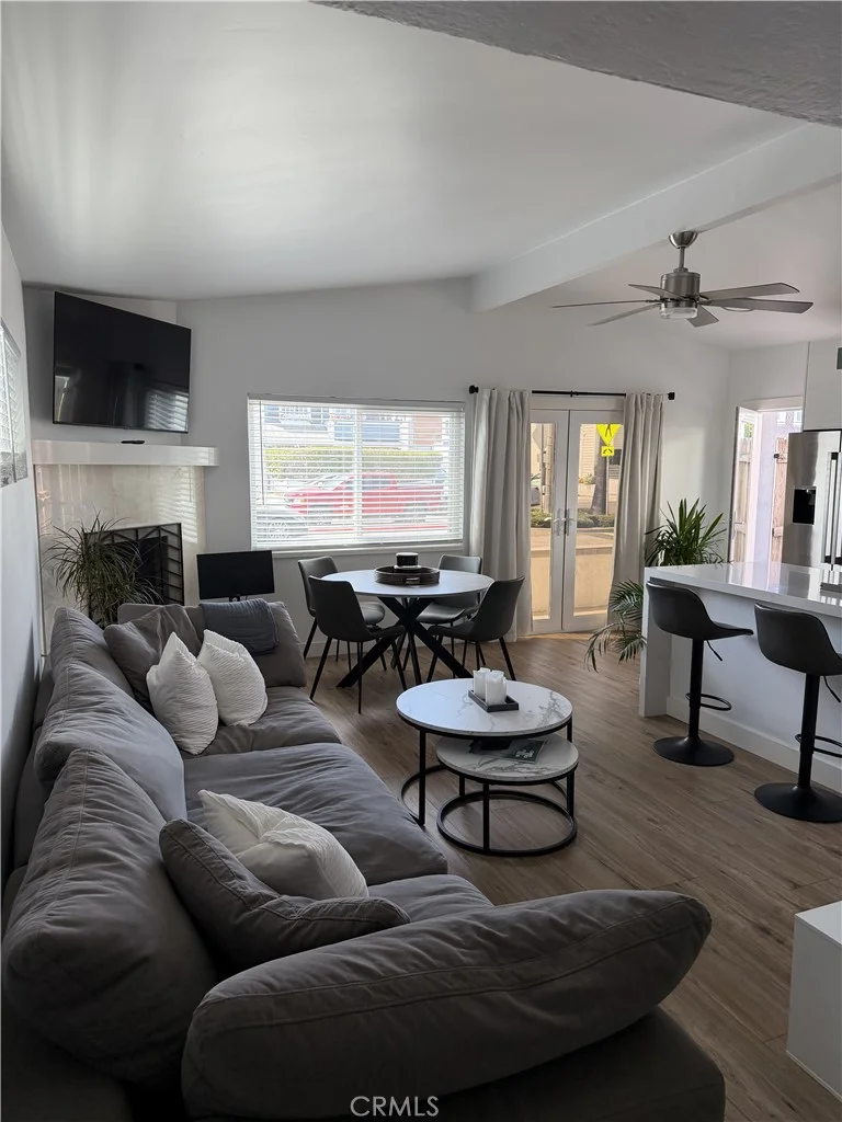 Photo 2 of 1144 W Balboa Blvd. A