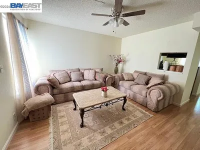 2300 Sycamore Ln 5 photo 2