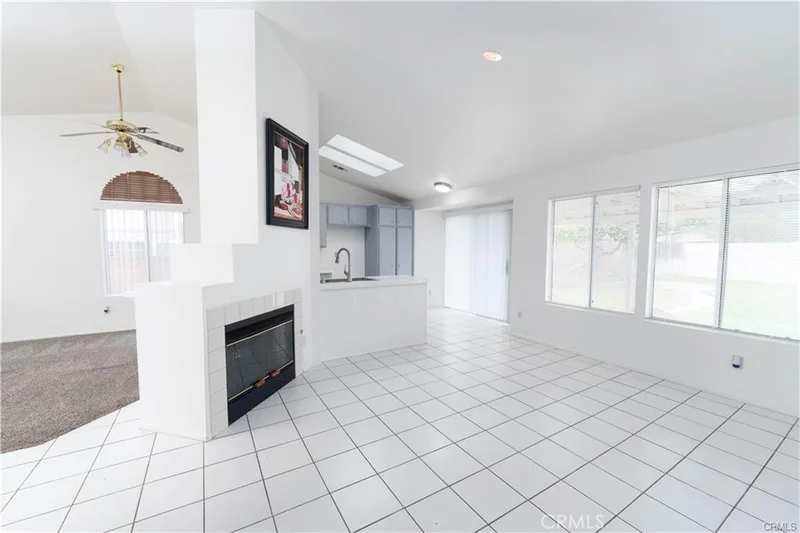 Photo 2 of 443 S Tamarisk