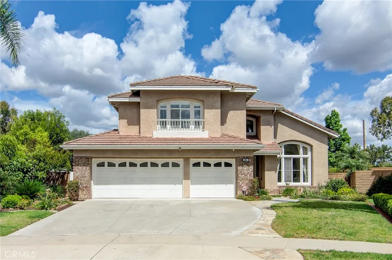 425 Downey, Placentia, CA 92870
