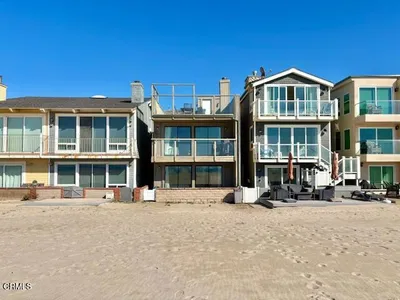 3949 Ocean Drive photo 2