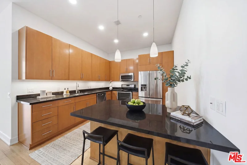 3223 W 6th Street 605 photo 2