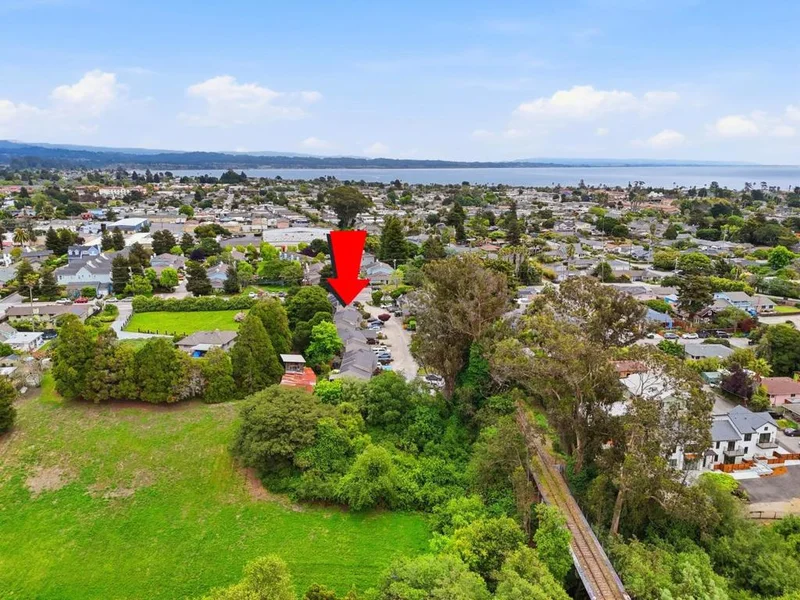 1153 30th Avenue, Santa Cruz, CA 95062