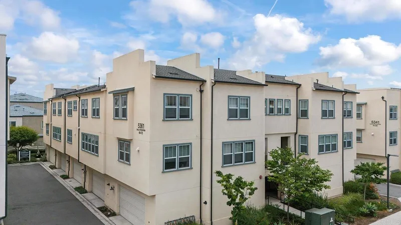 5361 Calle Rockfish 67
