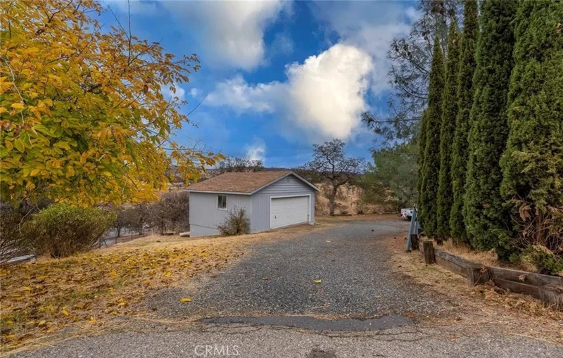 Photo 2 of 14476 Buena Vista Court