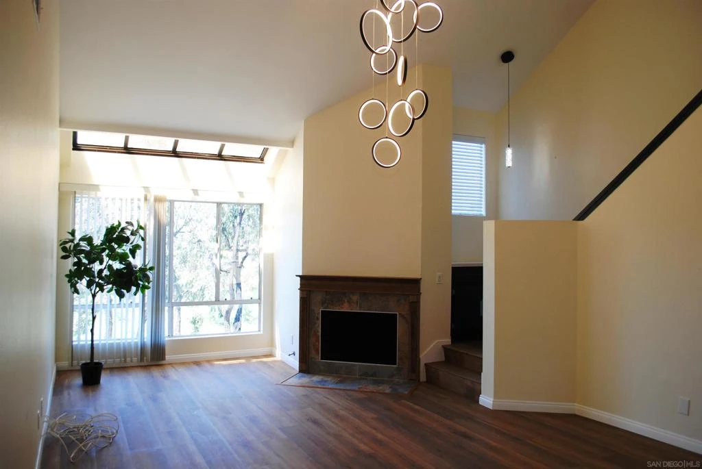 Interior 4