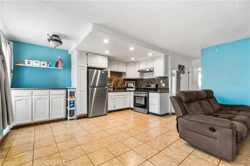 3325 Santa Fe Avenue 110 photo 2