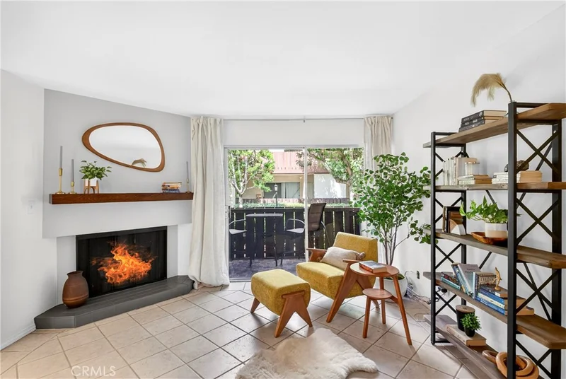 Photo 2 of 15020 Victory Boulevard 104