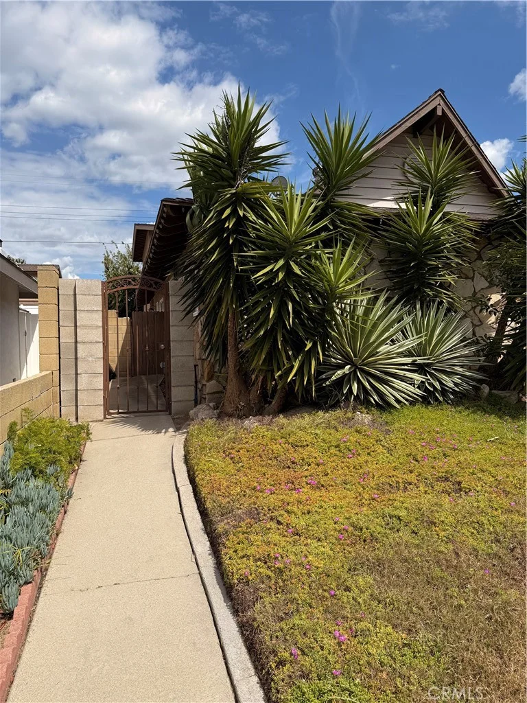 Photo 2 of 136 N Tiana Lane