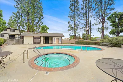 20737 Roscoe Boulevard 203 photo 2