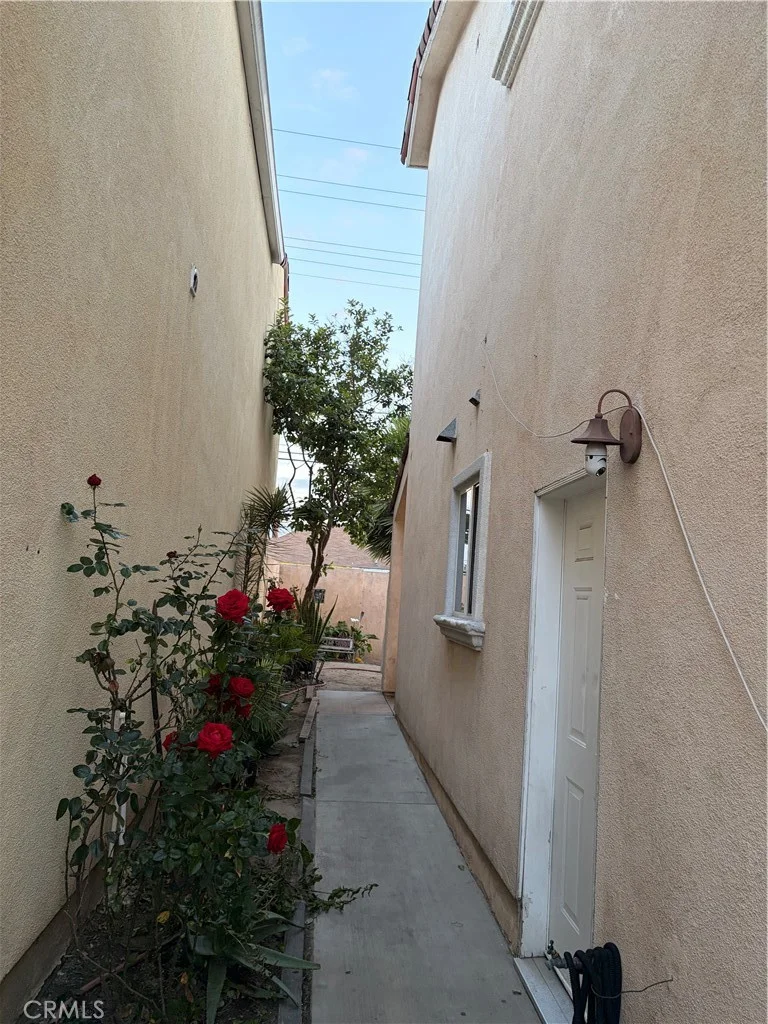 1637 E Gage Avenue photo 2