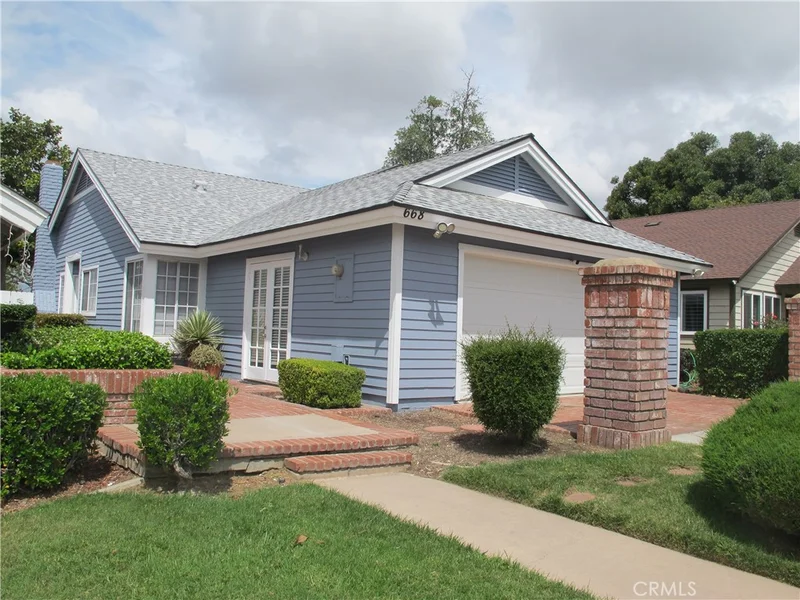 668 N Quince photo 2