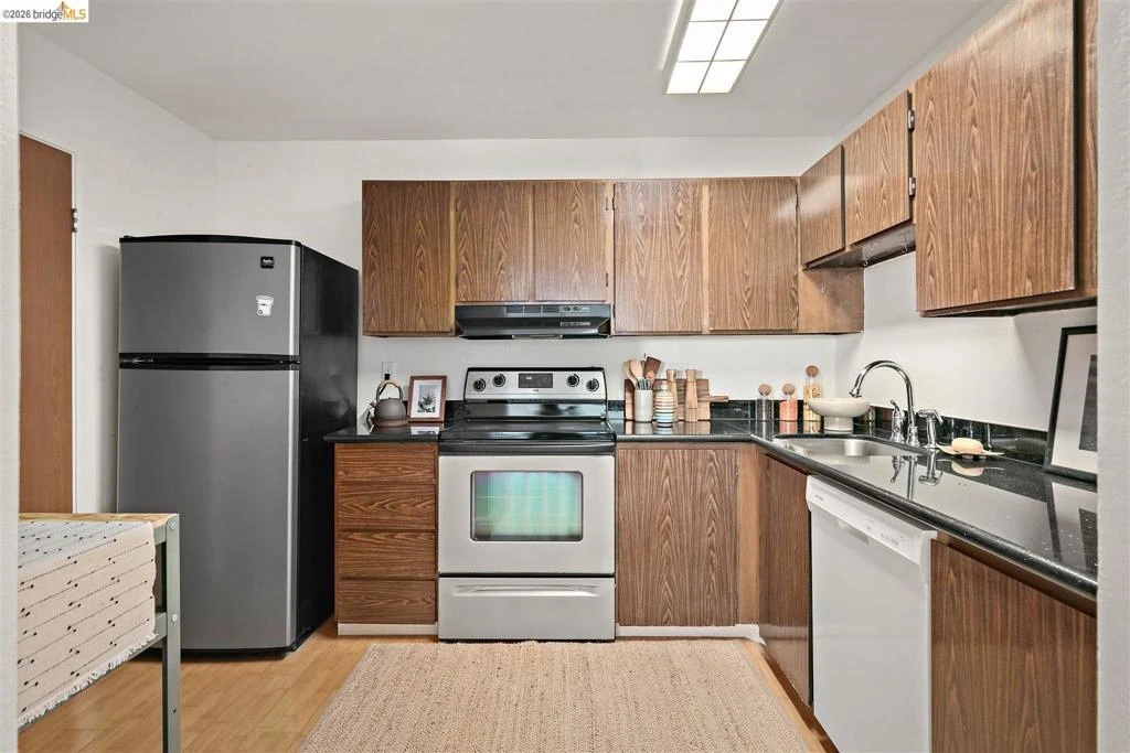 Photo 12 of 555 Pierce St 422