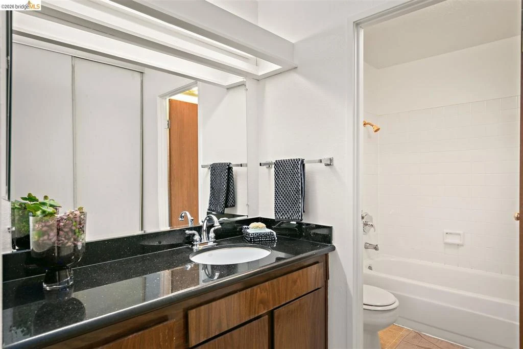 Photo 17 of 555 Pierce St 422
