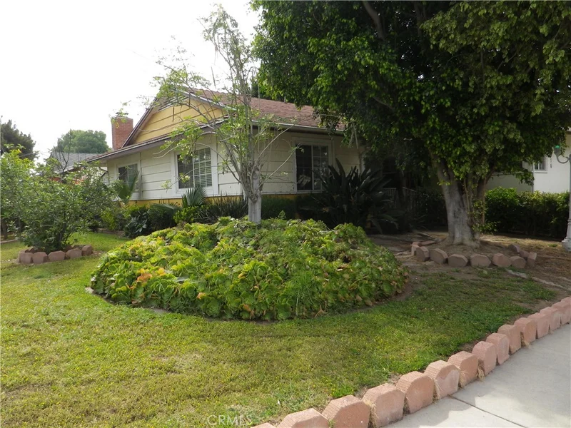 Photo 2 of 9916 Whitaker Avenue