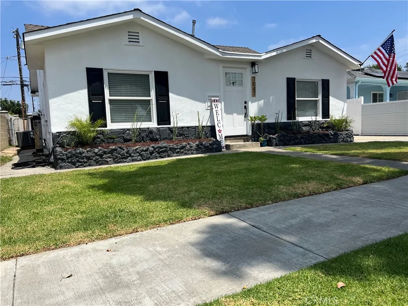 7047 San Marcus, Paramount, CA 90723