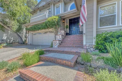 10618 Hillside Lane photo 2