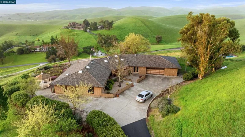 9015 Doubletree Ln, Livermore, CA 94551