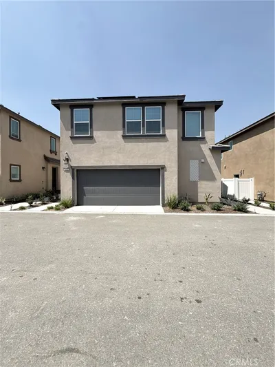 2448 Powell photo 2