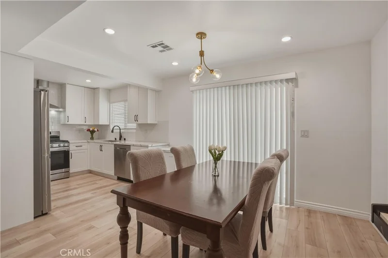 8839 Cedros Avenue 3, Panorama City, CA 91402