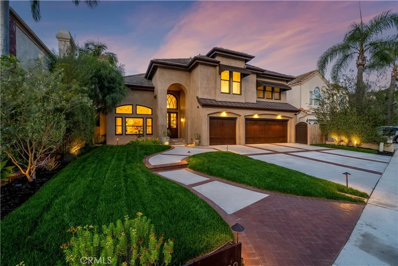 26952 Willow Tree, Laguna Hills, CA 92653