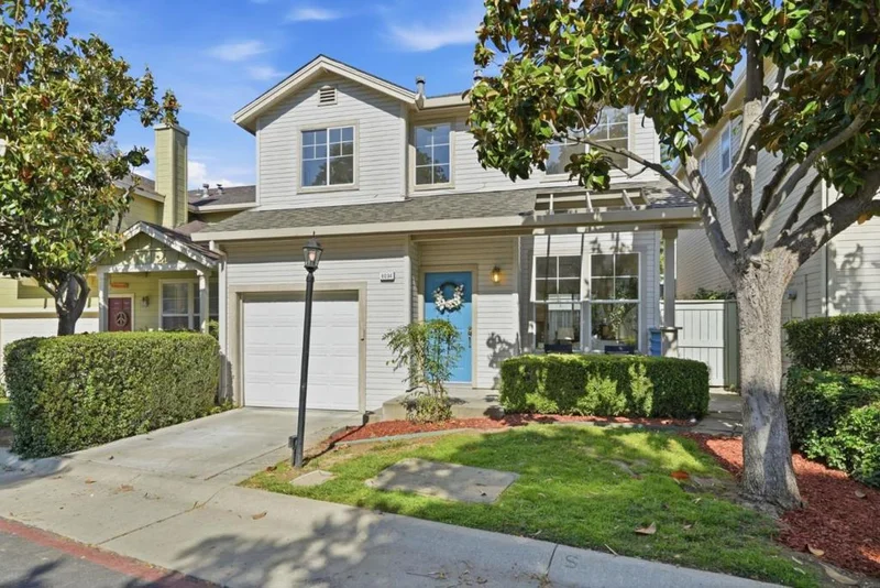 6034 Admiralty Place photo 2