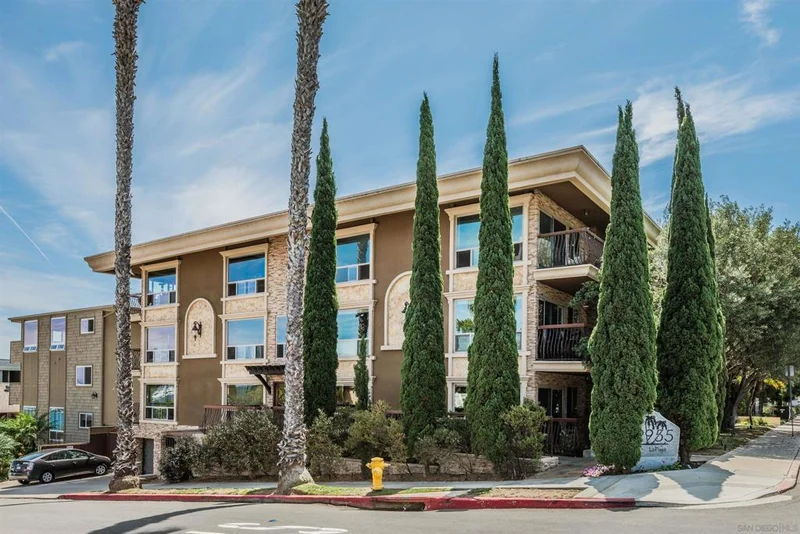 2955 McCall 301