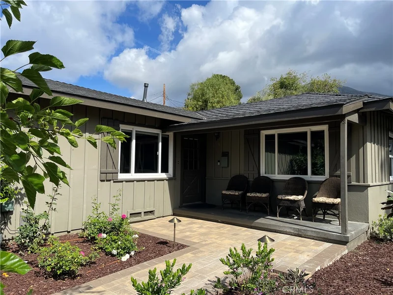 Photo 2 of 515 E Sierra Madre Boulevard